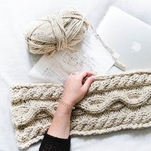 Chunky Cable Pillow Knitting Pattern
