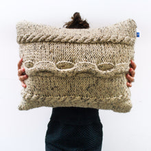 Chunky Cable Pillow Knitting Pattern